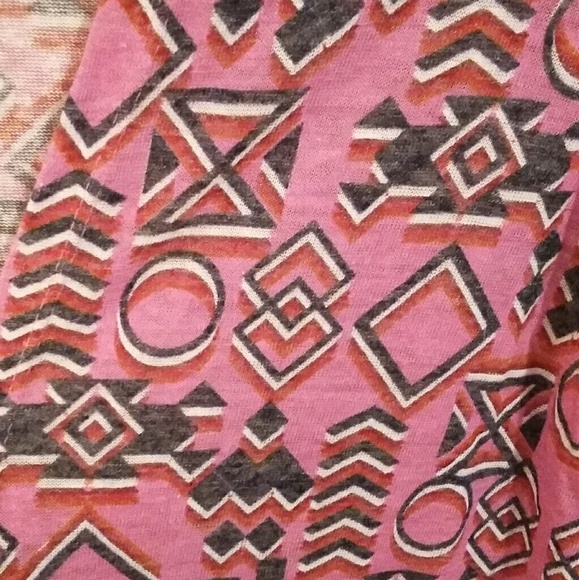 ⬇$25 NWT Lularoe Sarah - Picture 2 of 3